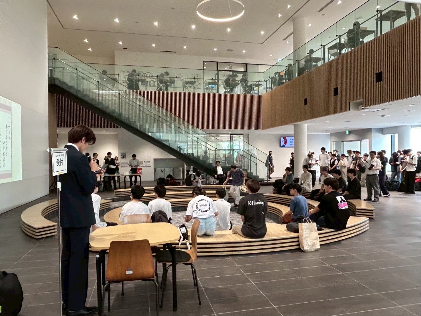 学生生活向上委員会