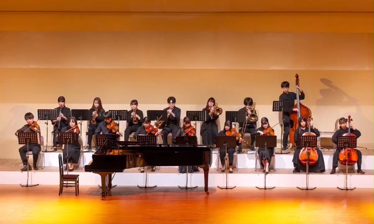 アカデミーストリングス合奏団