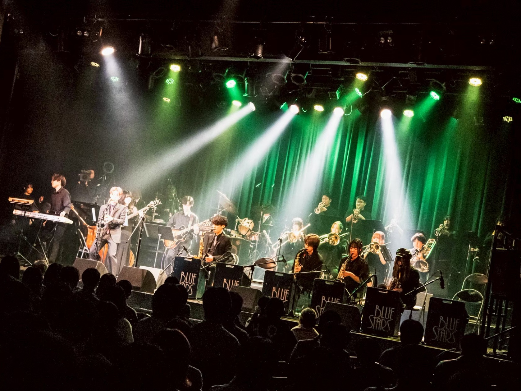 愛知大学　軽音楽部 ( Blue Stars Jazz Orchestra )